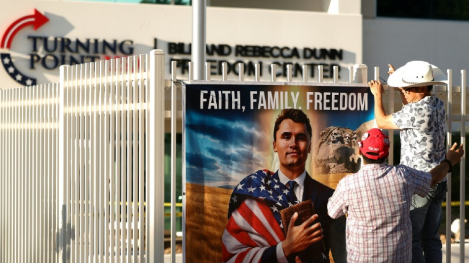 La galaxie trumpiste se r&eacute;unit pour l'hommage &agrave; Charlie Kirk en Arizona