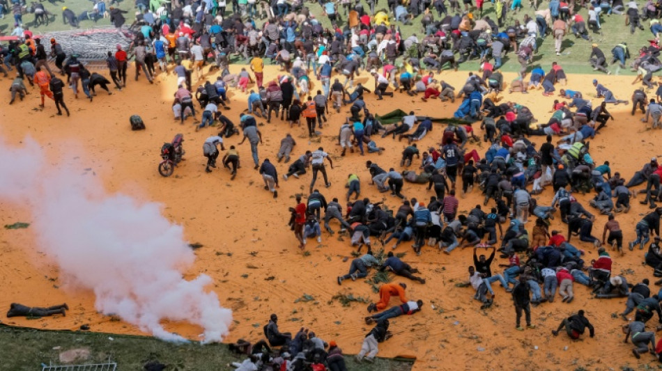 Tirs dans un stade de Nairobi, l'hommage &agrave; Raila Odinga se mue en mouvement de panique