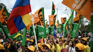 Candidatos presidenciais na Col&ocirc;mbia encerram campanhas com com&iacute;cios no fim de semana
