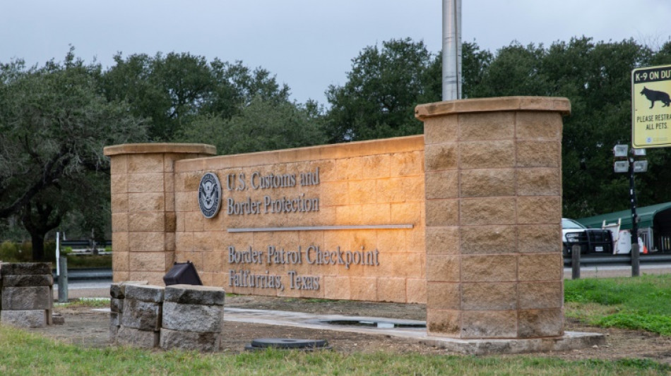 Un texano intent&oacute; ingresar migrantes de forma ilegal a EEUU en un ata&uacute;d