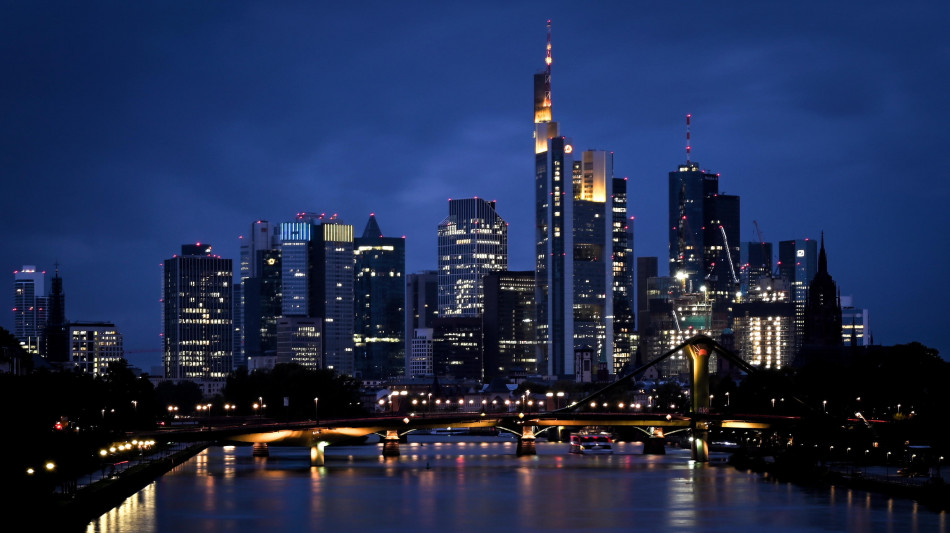 S&P, banche europee restano solide, rischi da geopolitica, cyber e fintech