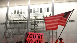Remo&ccedil;&atilde;o do nome de Trump do Kennedy Center come&ccedil;a ap&oacute;s decis&atilde;o judicial