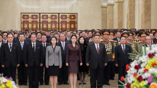 La hija del l&iacute;der norcoreano Kim Jong Un visita un simb&oacute;lico mausoleo en Pyongyang