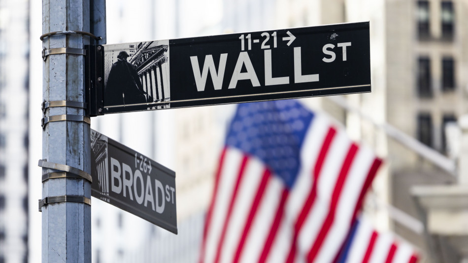 Wall Street apre debole, Dj +0,24%, Nasdaq -0,11%