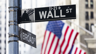 Wall Street procede positiva, Dj +0,34%, Nasdaq +0,58%