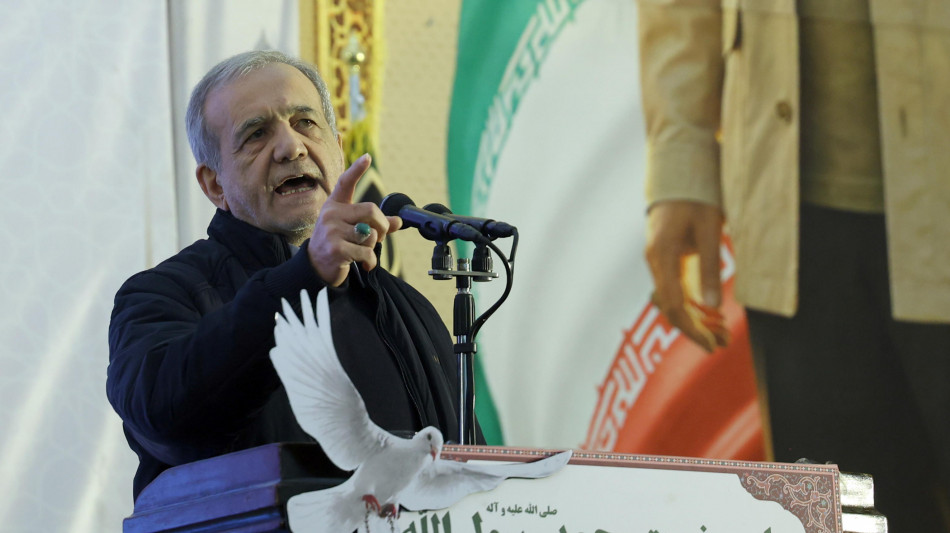Pezeshkian, non ci piegheremo mai al nemico, negoziare non significa arrendersi