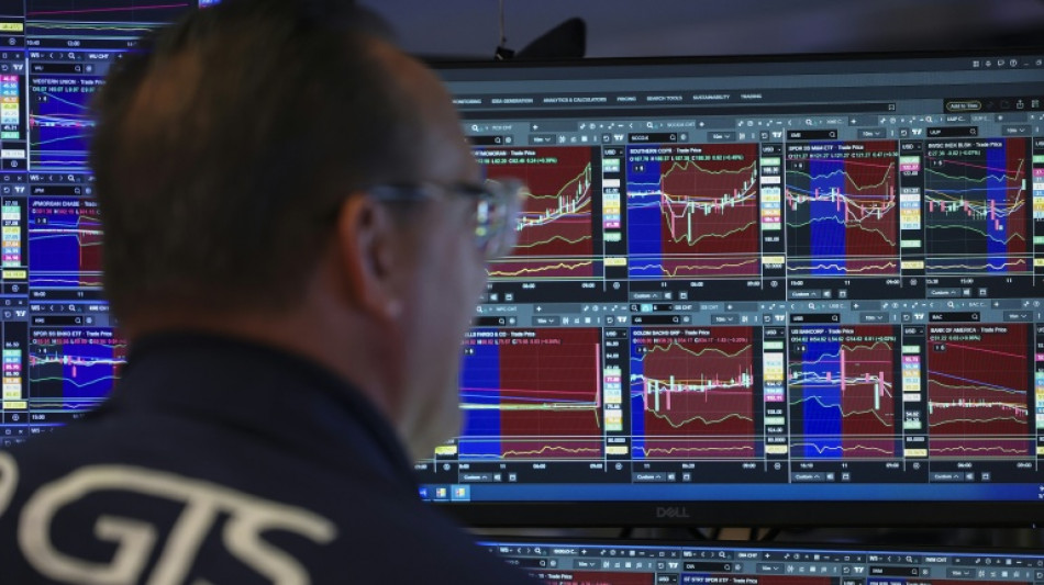 Wall Street cl&ocirc;ture en hausse, soulag&eacute;e par la signature de l'accord Iran-USA