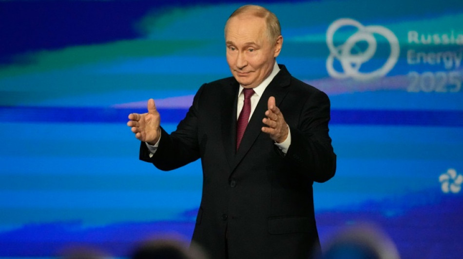Putin dice que Rusia sigue siendo "uno de los principales productores de crudo" pese a las presiones