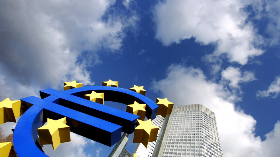 Verbali Bce, 'l'incertezza politica pu&ograve; colpire i consumi'
