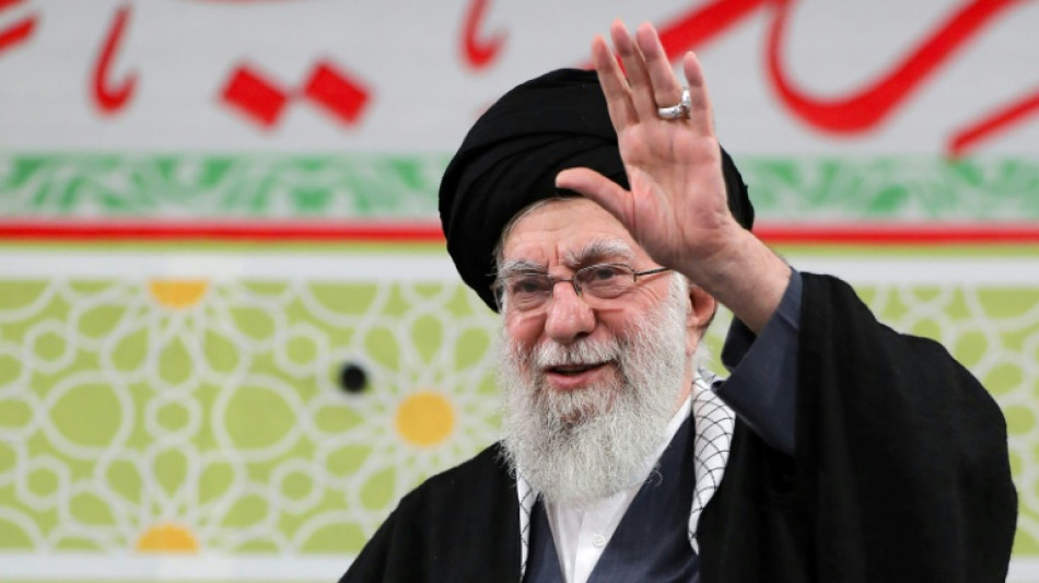 Iran: Menschen in Ghom nehmen Abschied von Chamenei 