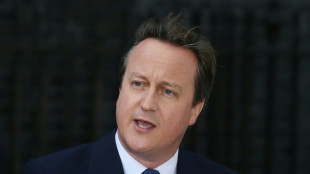 Governo brit&acirc;nico demite ministra do Interior e David Cameron retorna ao Executivo como chanceler