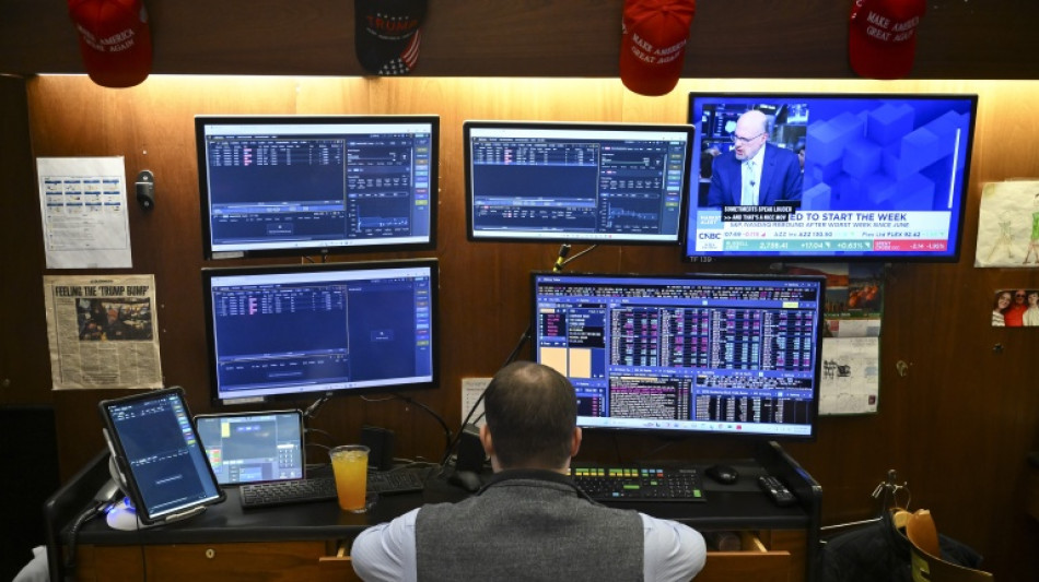 Bourses mondiales: la facture de l'IA plombe Wall Street