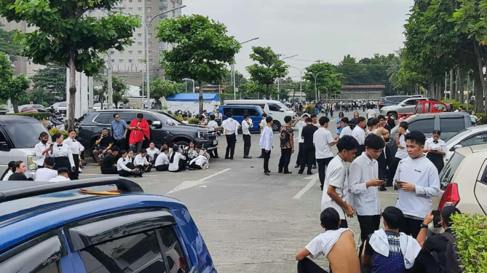 Seis muertos por potente terremoto de magnitud 7,4 en Filipinas