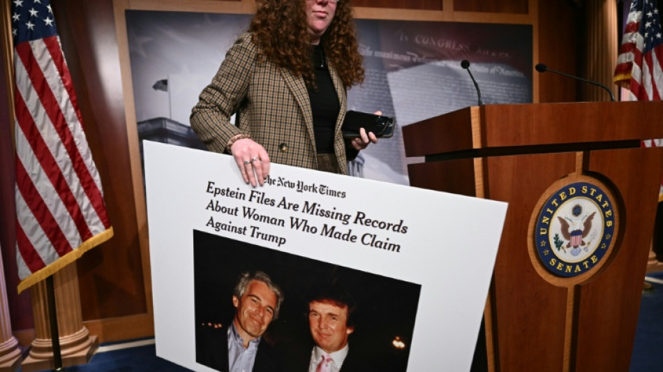 DoJ publica novos documentos sobre Epstein com acusa&ccedil;&otilde;es contra Trump