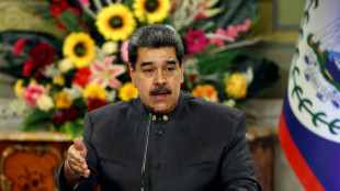 Maduro y oposici&oacute;n de Venezuela firman acuerdo y EEUU flexibiliza sanciones