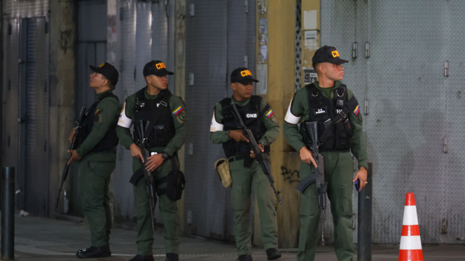La Colombia schiera l'esercito alla frontiera col Venezuela