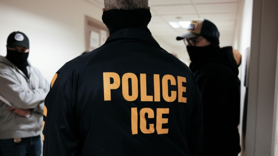 La gobernadora de Nueva York ordena a agentes del ICE actuar a rostro descubierto