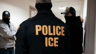 La gobernadora de Nueva York ordena a agentes del ICE actuar a rostro descubierto