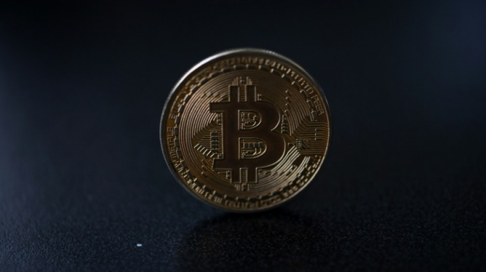 Bitcoin supera cota&ccedil;&atilde;o de 100.000 d&oacute;lares gra&ccedil;as a Trump