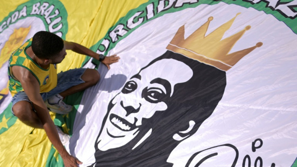 Les Br&eacute;siliens rendent un ultime hommage au "Roi" Pel&eacute;
