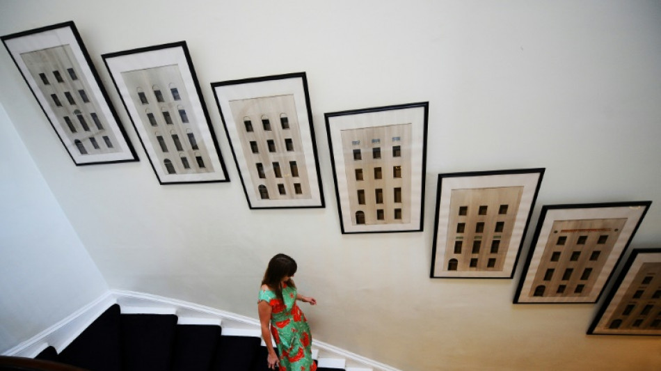El artista argentino Bronstein busca inspiraci&oacute;n y subasta en Londres su colecci&oacute;n privada