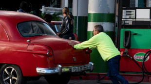 Cuba aplaza aumento de m&aacute;s de 500% del precio del combustible