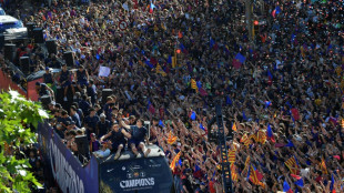 Flick mit dabei: Barca l&auml;sst sich bei Busparade feiern