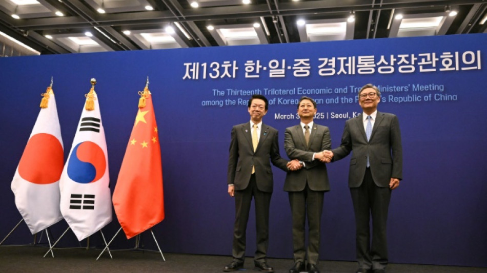 China, Jap&oacute;n y Corea del Sur acuerdan "acelerar" conversaciones para "acuerdo de libre comercio trilateral"