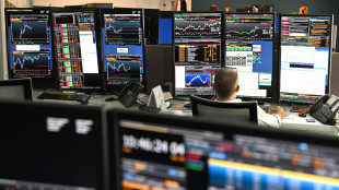 Borsa: Milano prosegue in rialzo, vola Amplifon