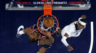 NBA: Kawhi Leonard flambe avec 45 points, le Magic encha&icirc;ne