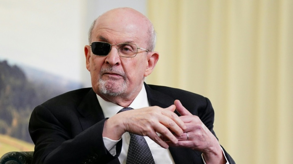 Schriftsteller Salman Rushdie sp&uuml;rte bei Attentat "Traurigkeit" statt Todesangst
