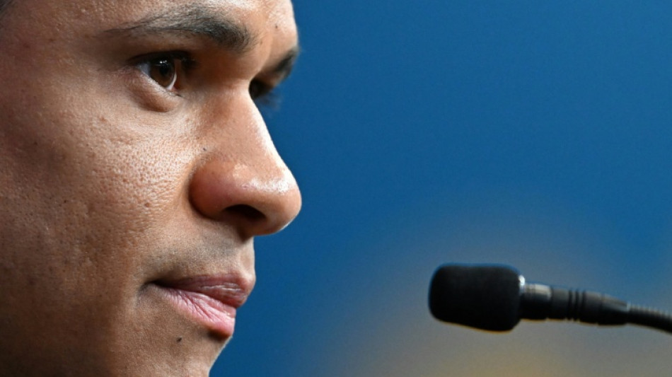 Sele&ccedil;&atilde;o brasileira n&atilde;o deve pensar que vai golear o Haiti, diz Douglas Santos