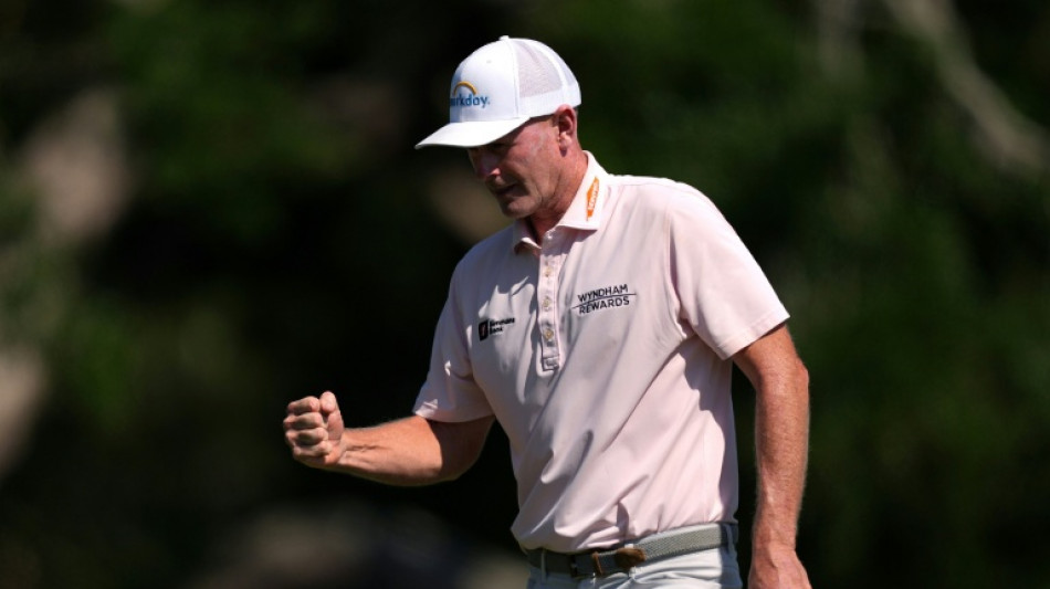 Snedeker captures PGA Myrtle Beach Classic title