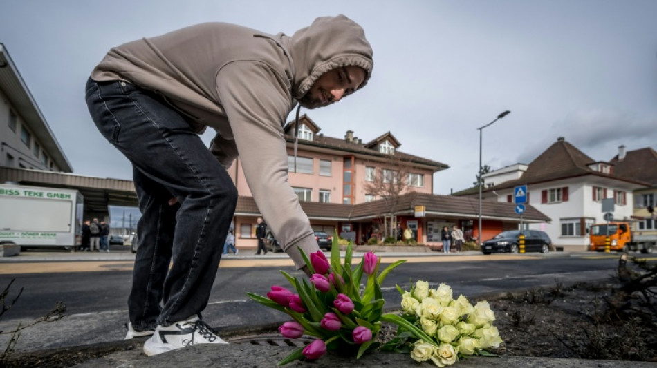 Al menos seis muertos y cinco heridos en el incendio de un autob&uacute;s en Suiza