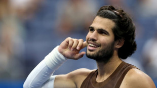 Alcaraz estreia no US Open com vit&oacute;ria tranquila em retorno ap&oacute;s les&atilde;o