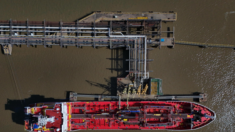 Avvio in rialzo per il petrolio, brent a 101,34 dollari (+1,28%)