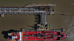 Avvio in rialzo per il petrolio, brent a 101,34 dollari (+1,28%)