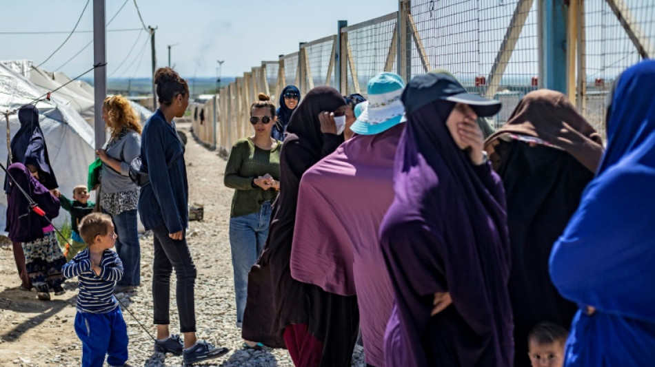Francia repatri&oacute; a 15 mujeres y 40 ni&ntilde;os de campos yihadistas en Siria