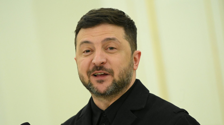 Zelensky, 'preparativi per nuovi colloqui con Usa e Russia in settimana'