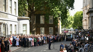 Neuer britischer Premier Burnham tritt Amt an und benennt Minister 