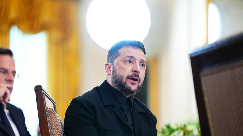Zelensky, forte esercito ucraino migliore sicurezza ma non basta