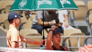 Sabalenka thrives in French Open heat, Sinner waits in wings