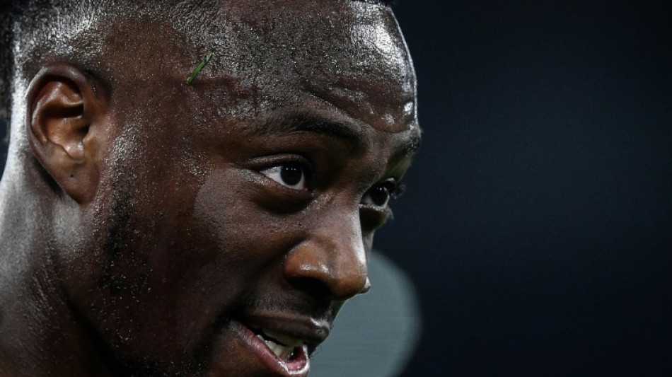 Roma confirma grave les&atilde;o de joelho do ingl&ecirc;s Tammy Abraham