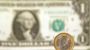 L'euro &egrave; stabile a 1,1713 dollari in avvio