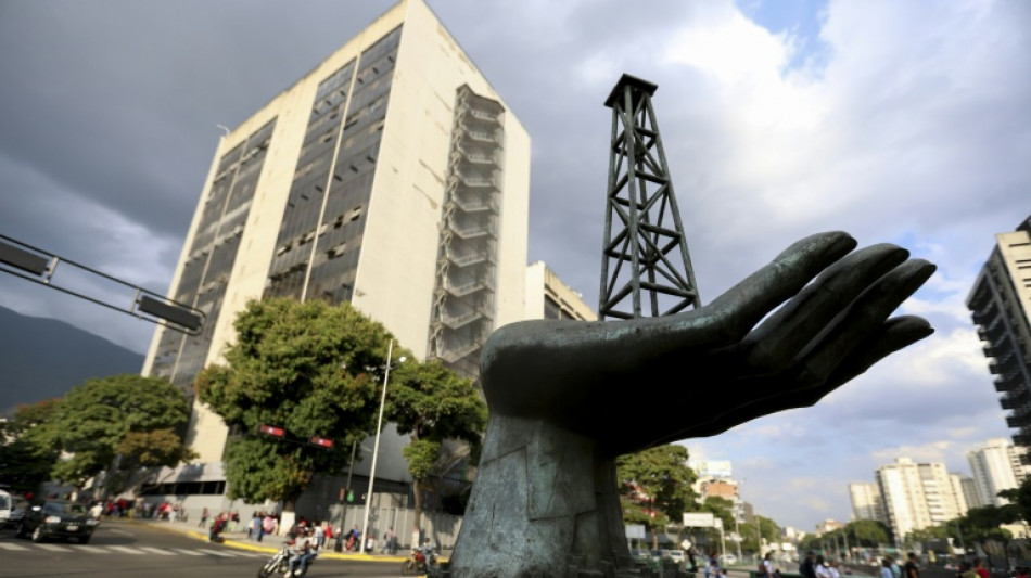 Petr&oacute;leo sobe por d&uacute;vidas sobre acesso r&aacute;pido de empresas dos EUA ao cru venezuelano