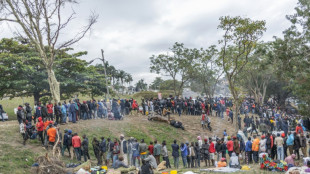 Entass&eacute;s dans un camp de fortune en Afrique du Sud, des milliers de Malawiens esp&egrave;rent rentrer chez eux