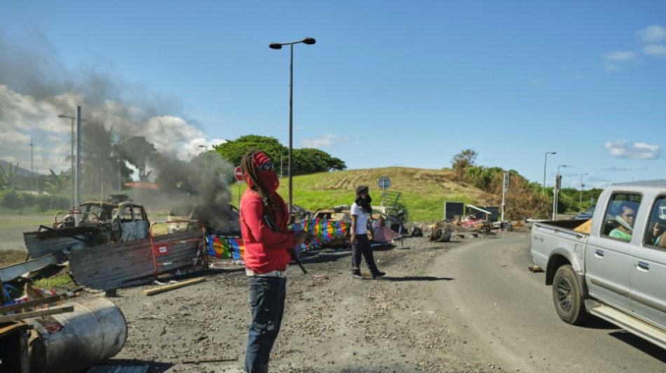El aeropuerto de Nueva Caledonia permanecer&aacute; cerrado por los disturbios en ese territorio franc&eacute;s
