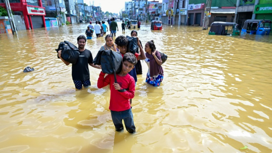 Rapid floods shock Sri Lanka's survivors