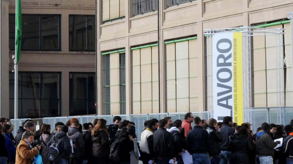Istat, disoccupazione novembre mai cos&igrave; bassa, cala al 5,7%