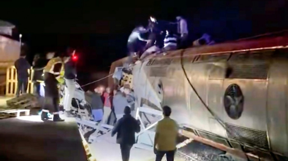 Al menos 39 muertos por la colisi&oacute;n de dos trenes en Espa&ntilde;a